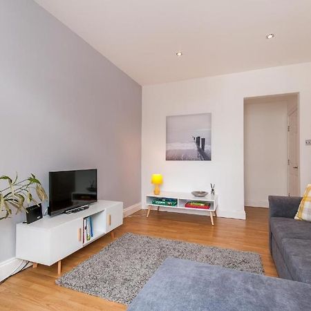 Seaside Serenity - Stunning Sea View Retreat 마게이트 외부 사진