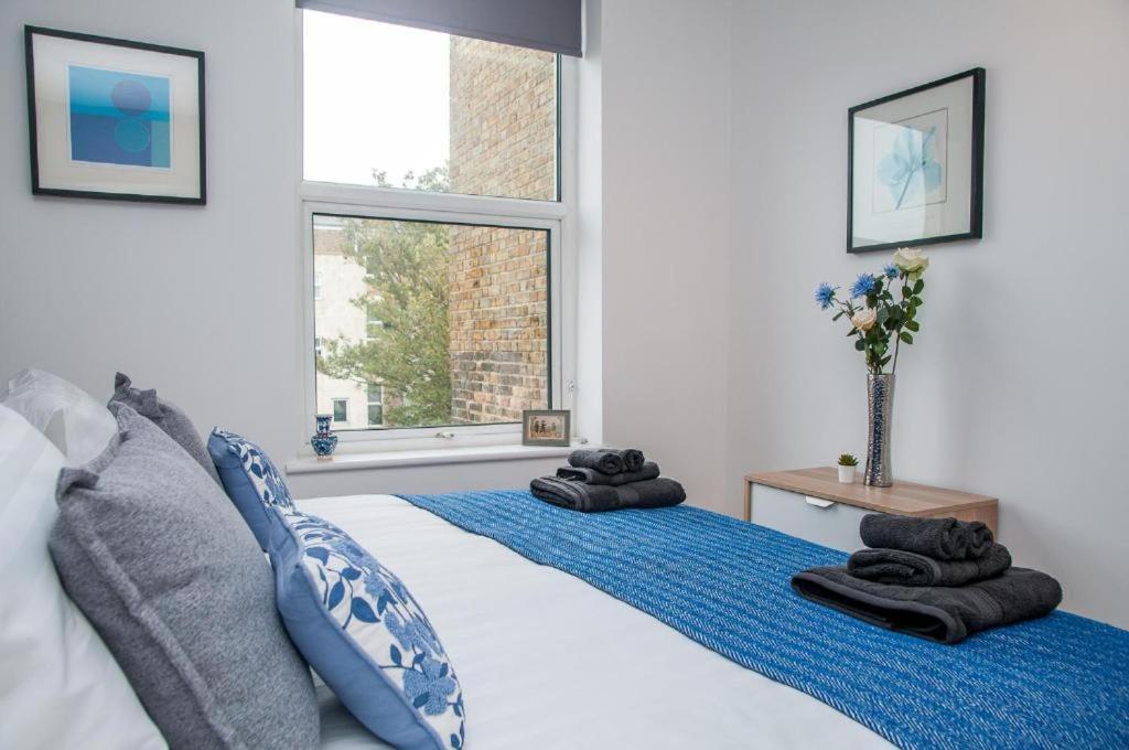 Seaside Serenity - Stunning Sea View Retreat 마게이트 외부 사진